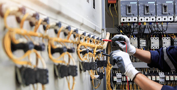 Professional Electrician technician working in Kingsley, IA